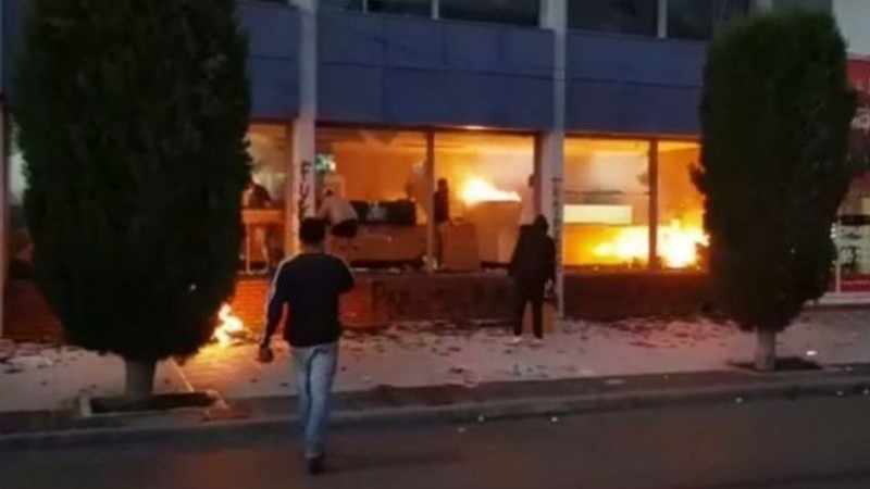 Antimineros incendiaron el diario El Chubut